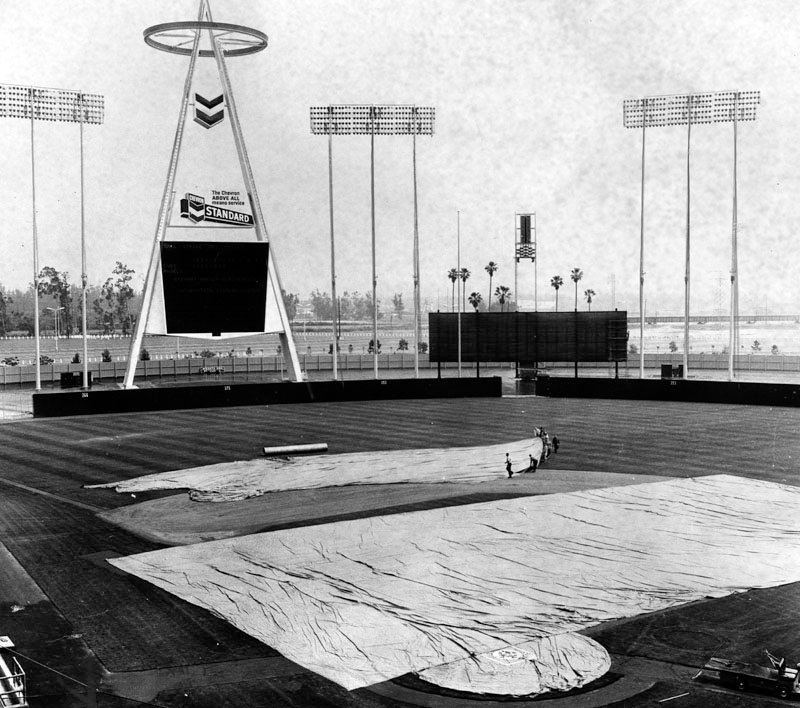 Illustration for article titled In 1966, the Angels Landed in Anaheim's Futuristic Baseball Stadium